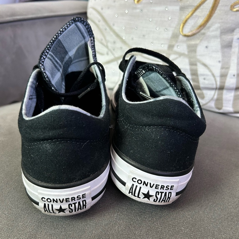 Lightly used converse low top